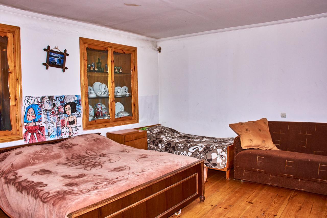 Guest House Svetlana Gori Exterior photo